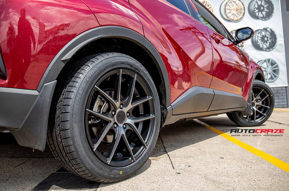 TOYOTA-CH-R-TARGA-BLACK-MACHINED-FACE